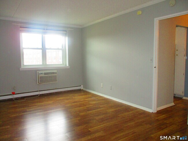 Building Photo - 27 Northill St