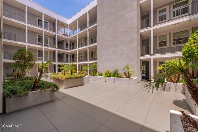 Building Photo - 10878 Bloomfield St