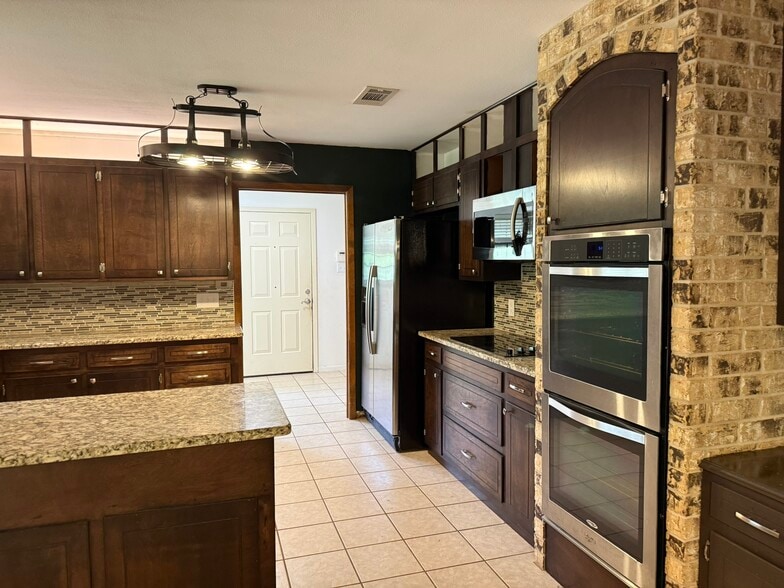 Kitchen - 10677 Hancock Dr