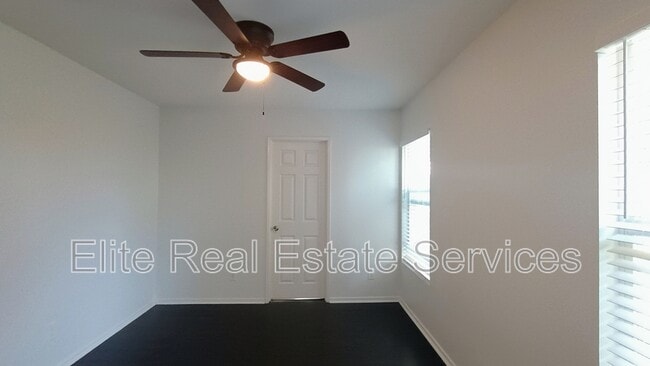 Building Photo - 1866 Via Capri St