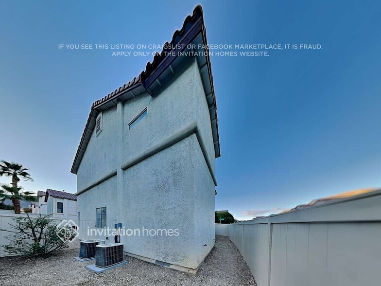 Building Photo - 10325 Adrianna Ave