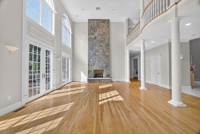 Building Photo - 11 Elizabeth Way