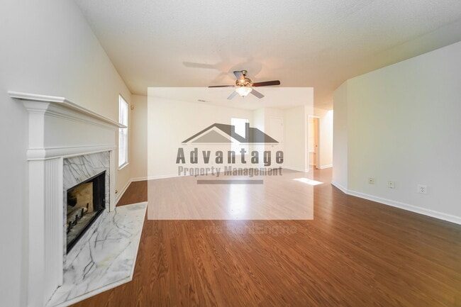 Building Photo - 1860 Neighborhood Walk