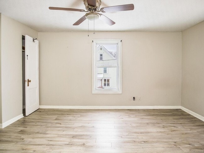 Building Photo - 2 Bedroom House in New Brighton