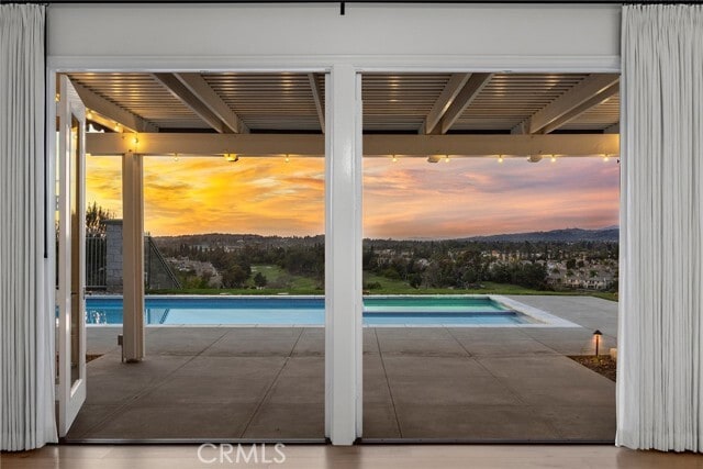 Building Photo - 2309 Skyline Dr