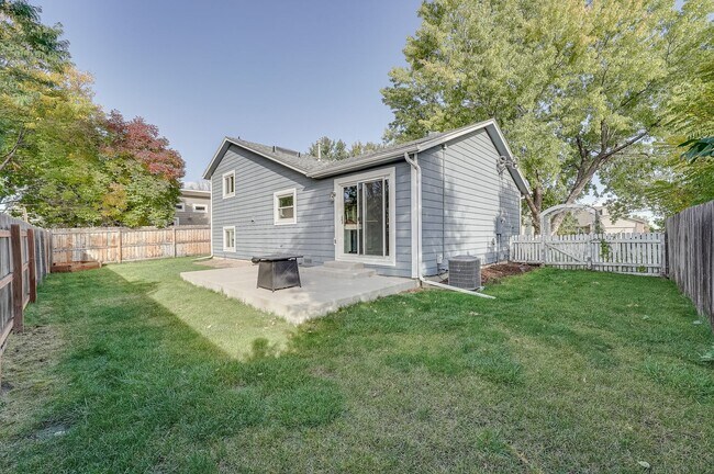 Building Photo - Cute 3 Bedroom 2 Bathroom Home