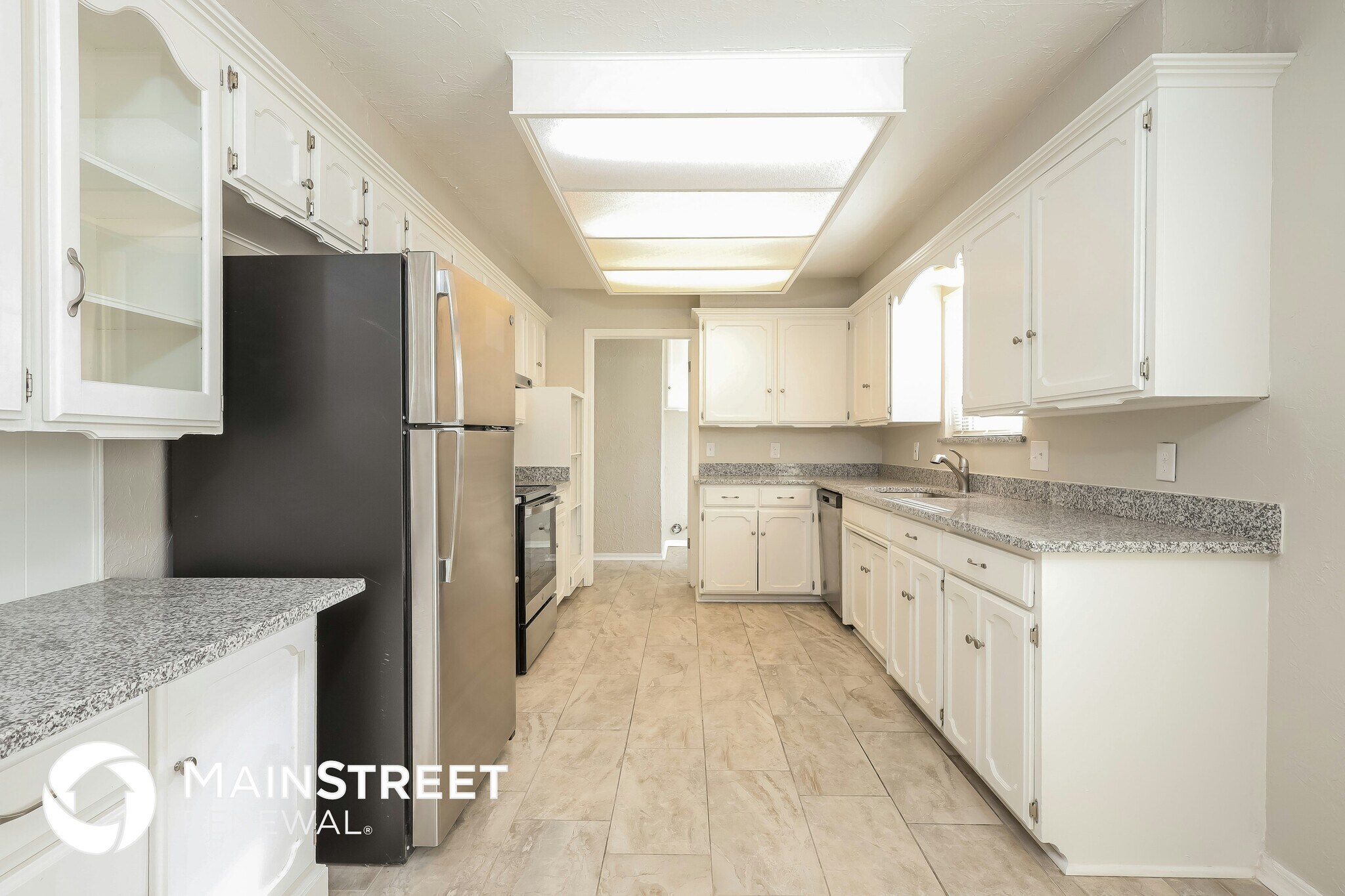 Building Photo - 2101 Westridge Dr