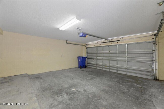 Building Photo - 539 Hedgewood Dr