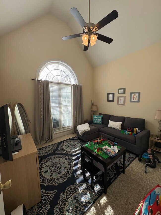 Building Photo - 3BR Beauty on the Eastside!