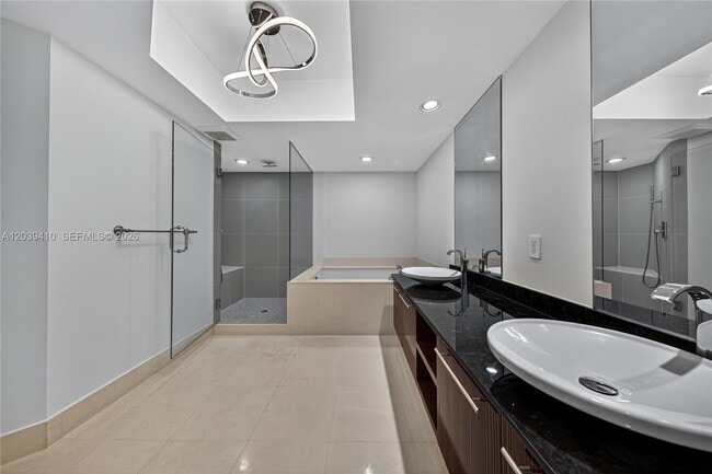 Building Photo - 2711 S Ocean Dr