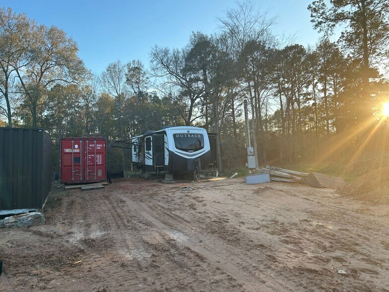 Building Photo - 11468 Underwood St