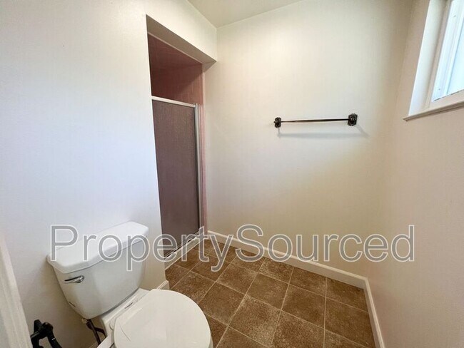 Building Photo - 320 E Granada Way