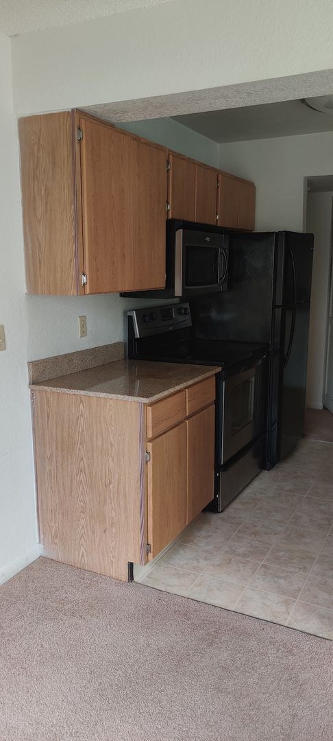 Building Photo - Lexington Place - 1134