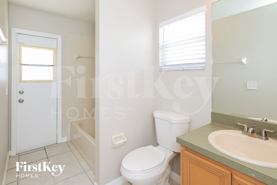 Building Photo - 5345 Harmony Pl