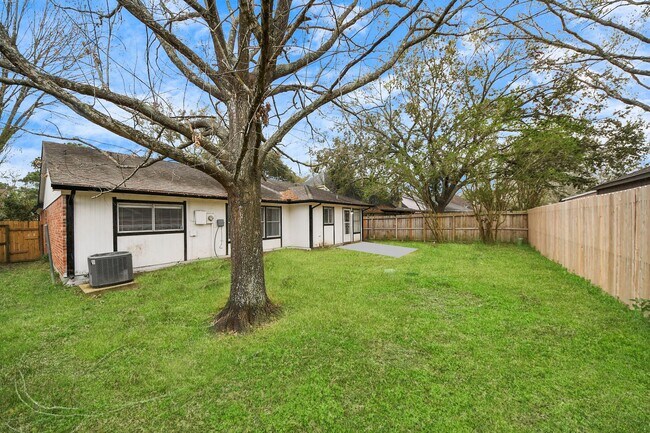 Building Photo - 4915 Pecan Grove Dr