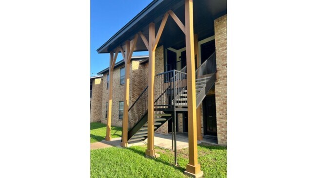 Building Photo - 1415 W Norris St