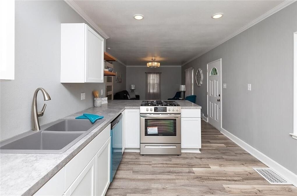 Building Photo - 4124 3rd St