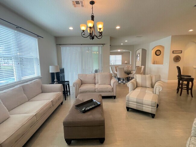 Building Photo - The perfect home waiting for you! FULLY FURNISHED!!