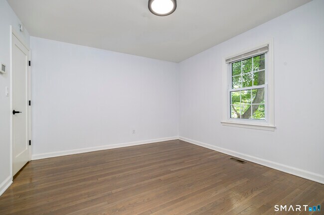 Building Photo - 34 Pine Hill Ave