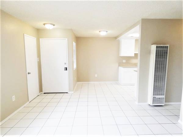 Building Photo - 1907 Lewis Ave