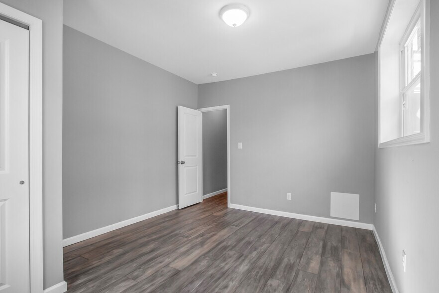 Building Photo - 5407 N 11th St
