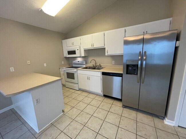 Building Photo - 7102 N Lagoon Dr