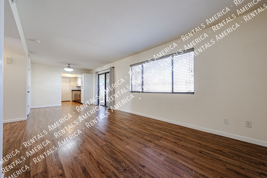 Building Photo - 2548 W Canyon Crest Cir