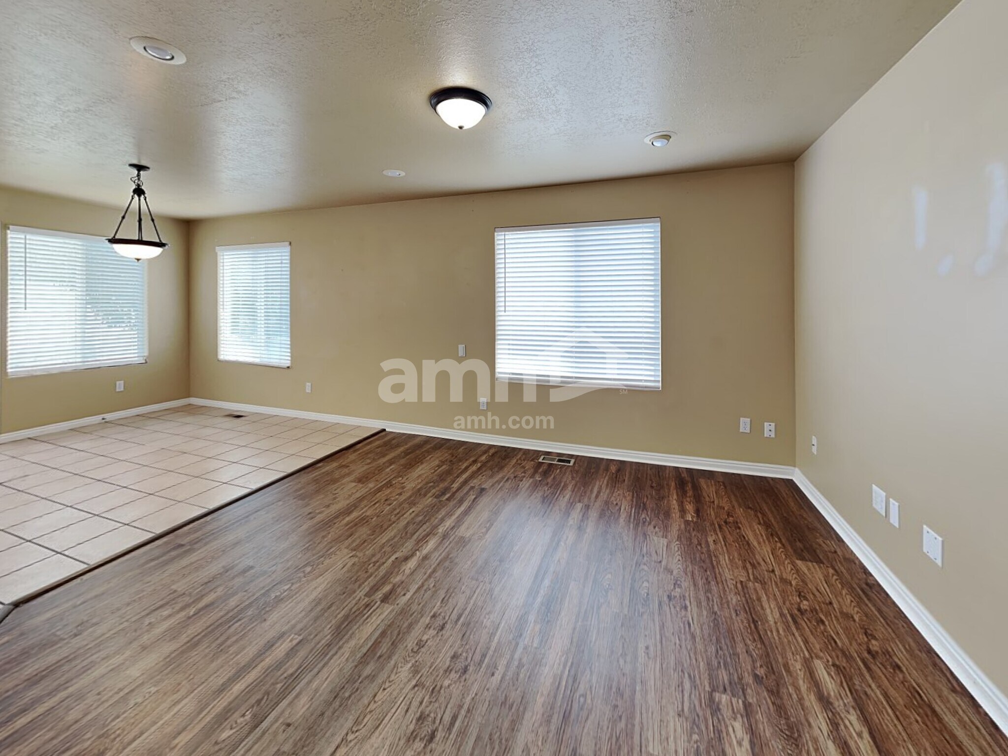 Building Photo - 14064 S Rosaleen Ln