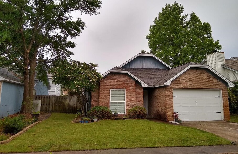 Primary Photo - 507 Woodland Park Cir