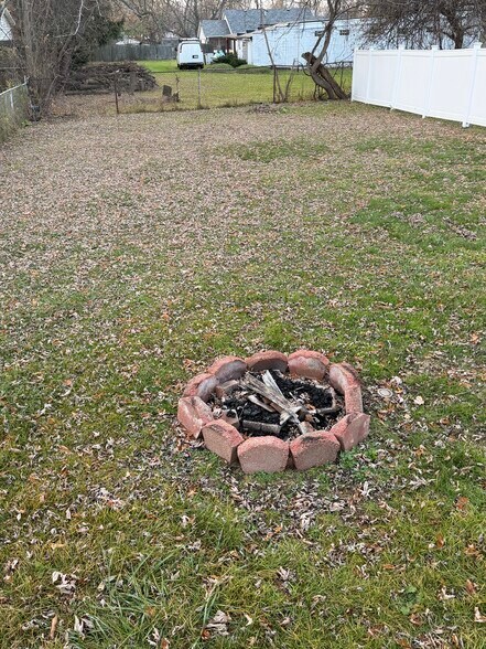 Building Photo - 650 Sherman St