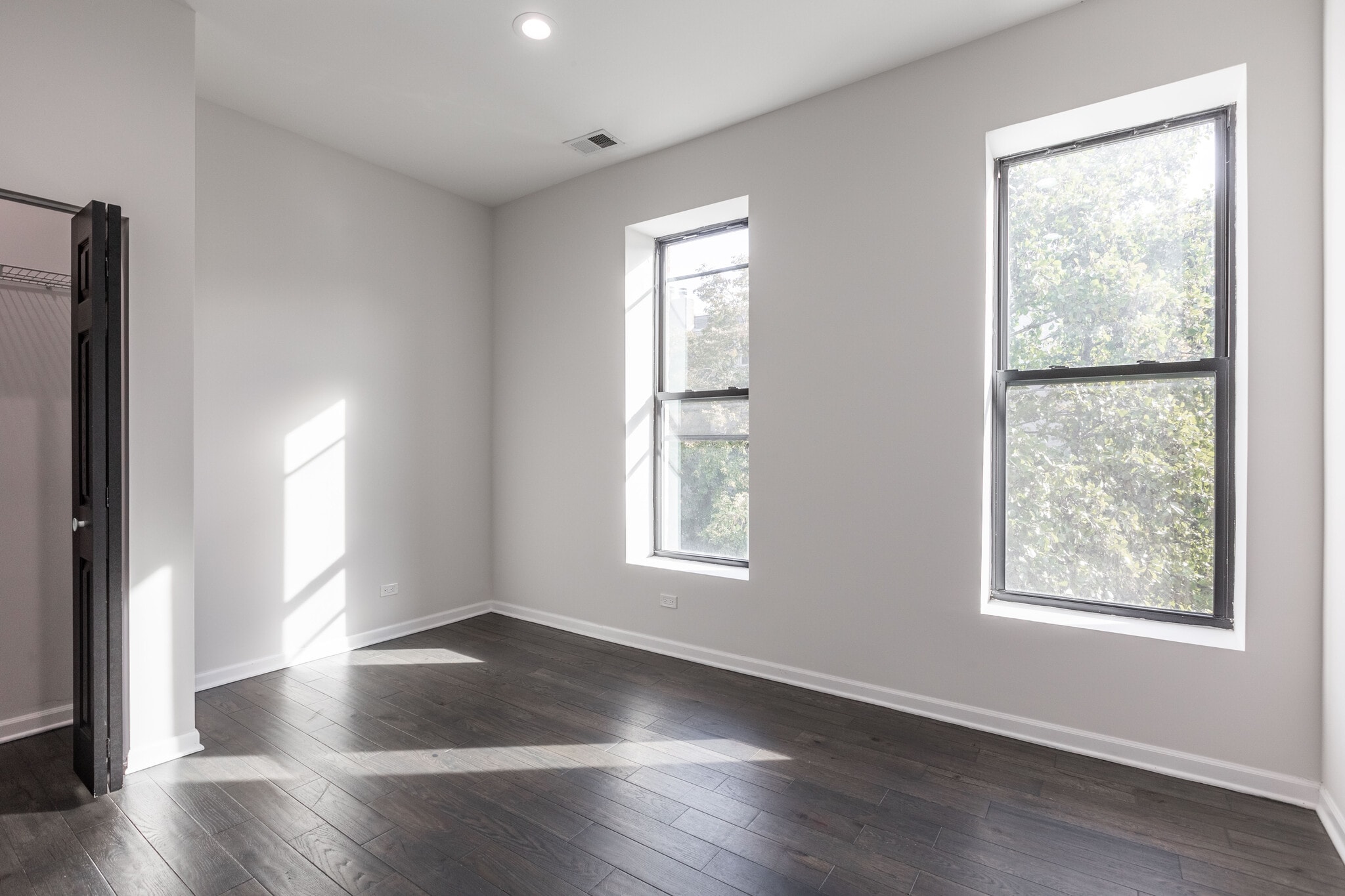 Building Photo - 2701 W Thomas St