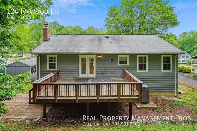 Building Photo - 124 Ivywood Dr
