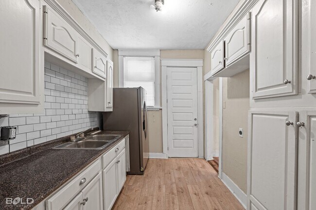 Building Photo - 546 Dalzell St