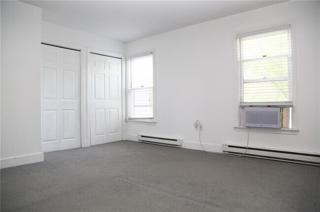 Building Photo - 74 Tell St