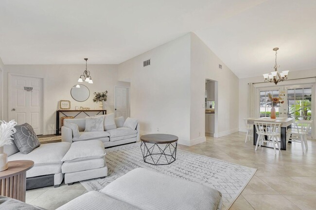 Building Photo - 1104 Jackpine St