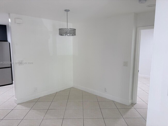 Building Photo - 3987 Carambola Cir N