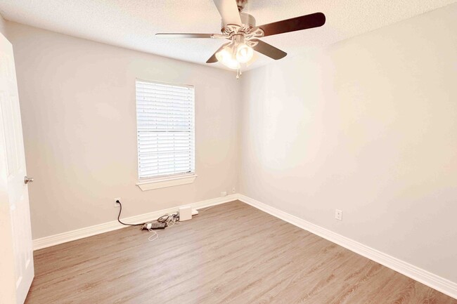Building Photo - Charming 3-Bedroom Home with In-Ground Poo...