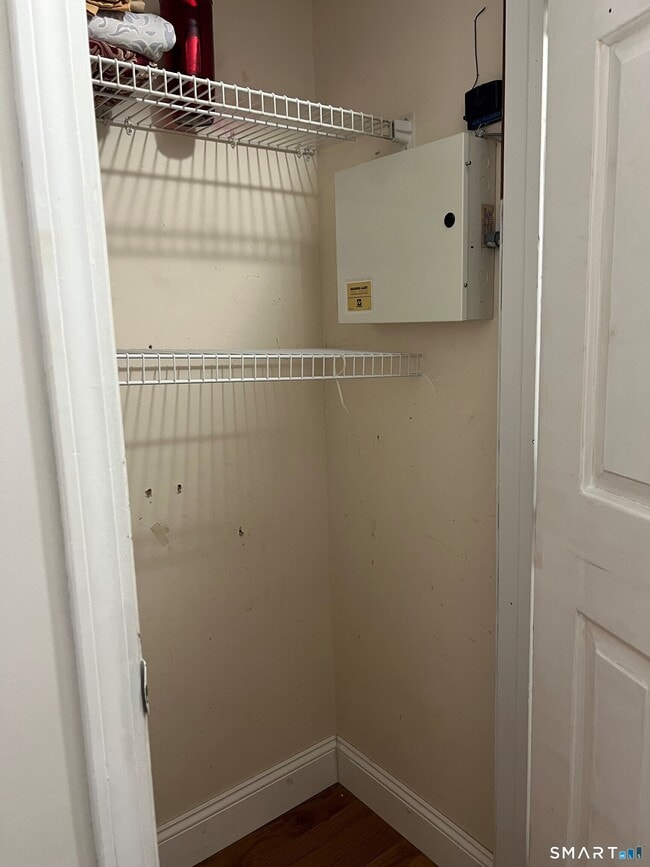 Building Photo - 567 Peet St