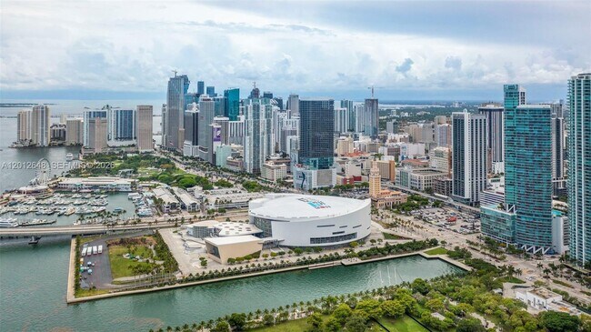 Building Photo - 888 Biscayne Blvd