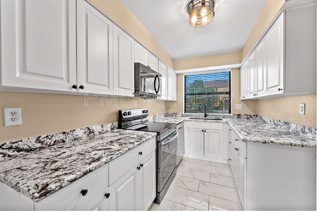 Building Photo - 7616 La Mesita Ct