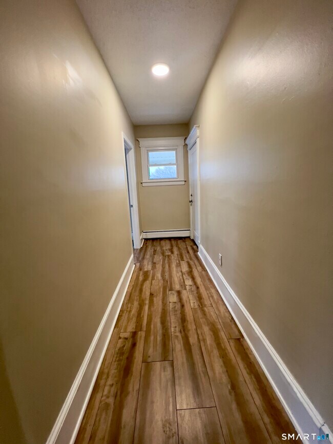 Building Photo - 838 Capitol Ave