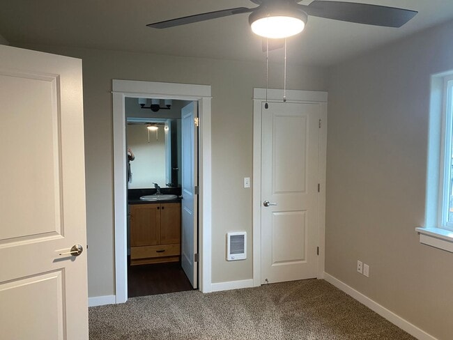 Building Photo - Brand New 2 Bedroom House in Green!