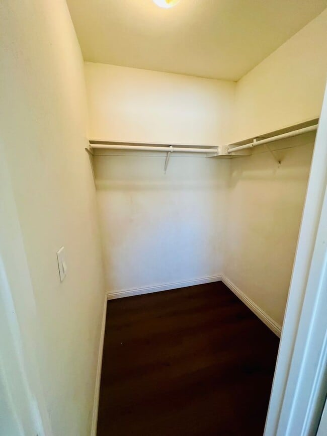 Building Photo - 3-Bedroom Hesperia Home on a Large Lot!