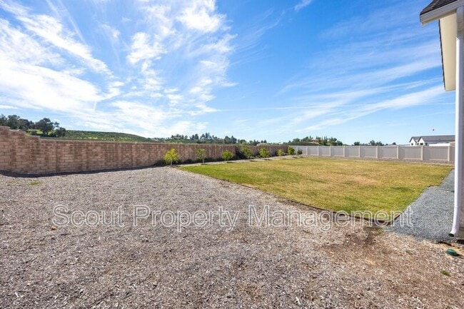 Building Photo - 32195 Daybrook Ter