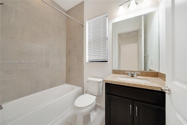 Building Photo - 11815 Leon Cir N