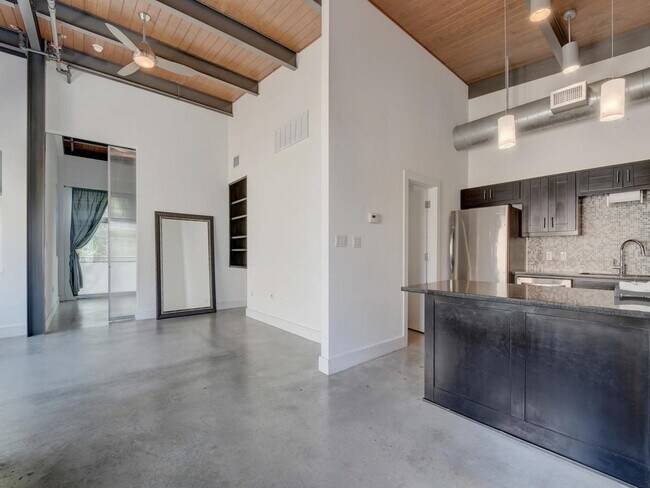 Building Photo - 2205 N Lamar Blvd