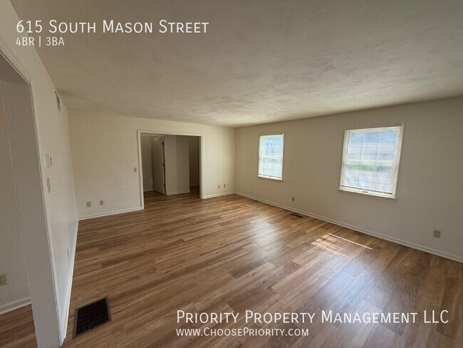 Building Photo - 615 S Mason St