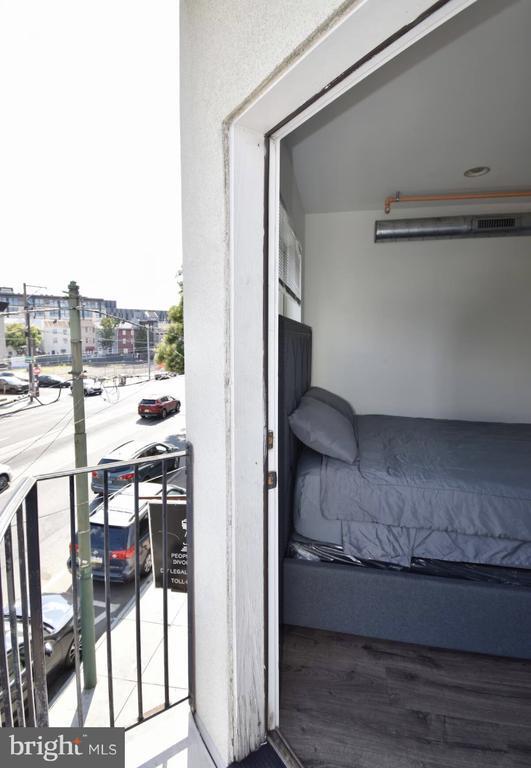 Building Photo - 117 W Girard Ave