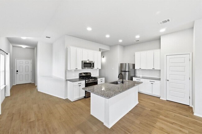 Building Photo - 104 Crooked Trail