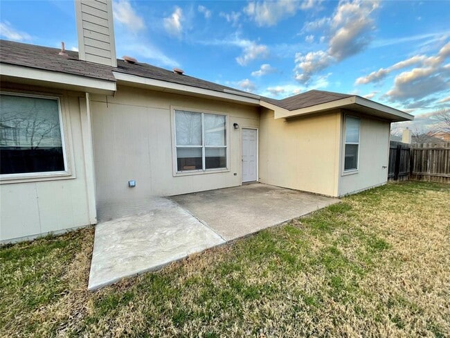 Building Photo - 800 Orchard St